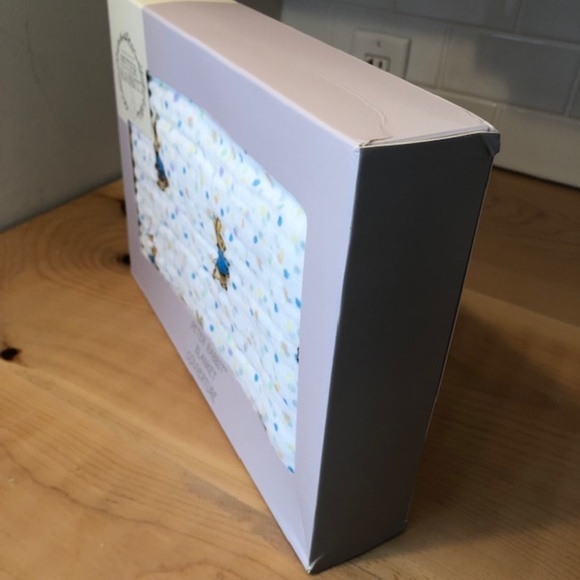 New Peter Rabbit Baby Blanket - Picture 4 of 6